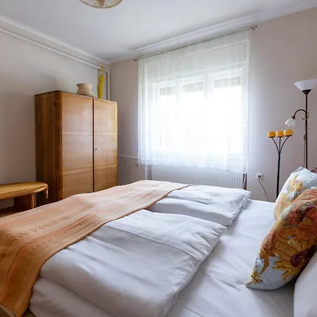 Apartment Napraforgo Vendeghaz *