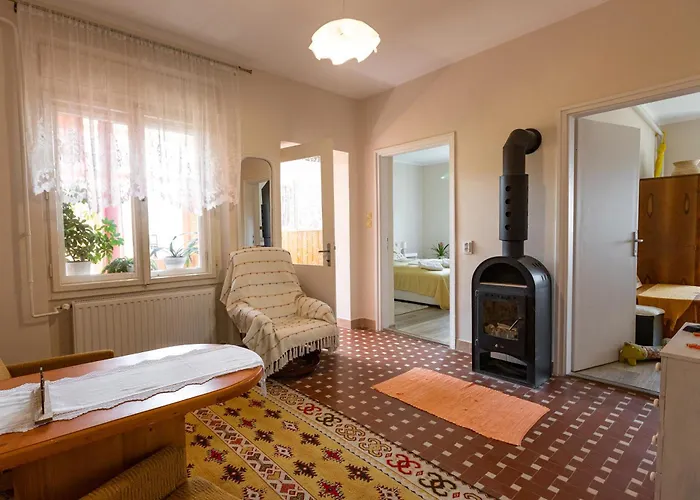 Napraforgó Apartamento *